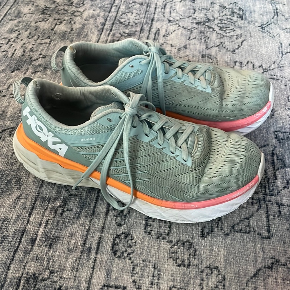 Hoka Arahi Running Shoes